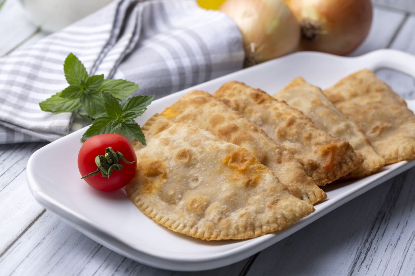 Чебуреки сочные с фаршем: лучший рецепт