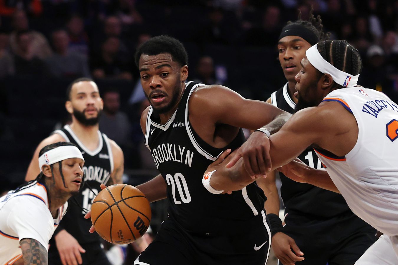 Бруклин с жуткой разницей в 54 очка проиграл Нью-Йорку в НБА. Дёмин набрал 6 очков