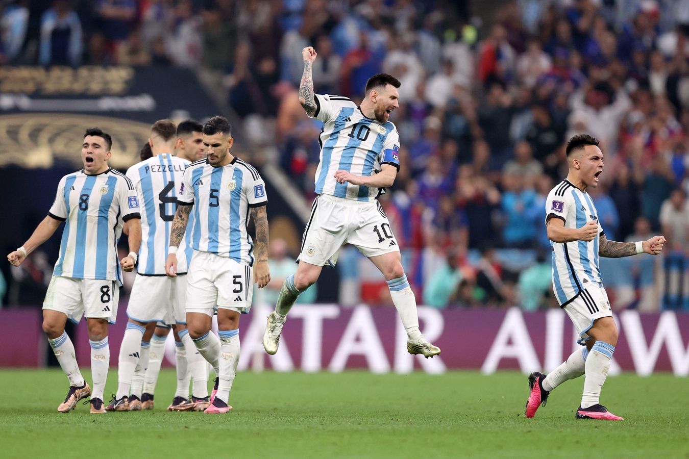 Видеообзор победы сборной Аргентины над Канадой в матче 1/2 финала Кубка Америки