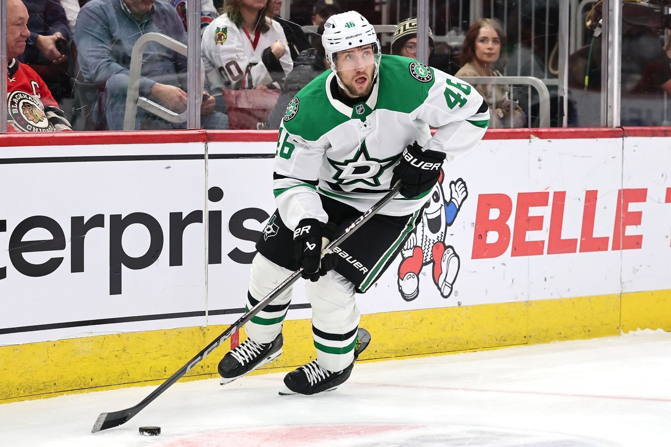 Защитник Далласа Илья Любушкин получил травму и не смог продолжить матч с Сент-Луисом