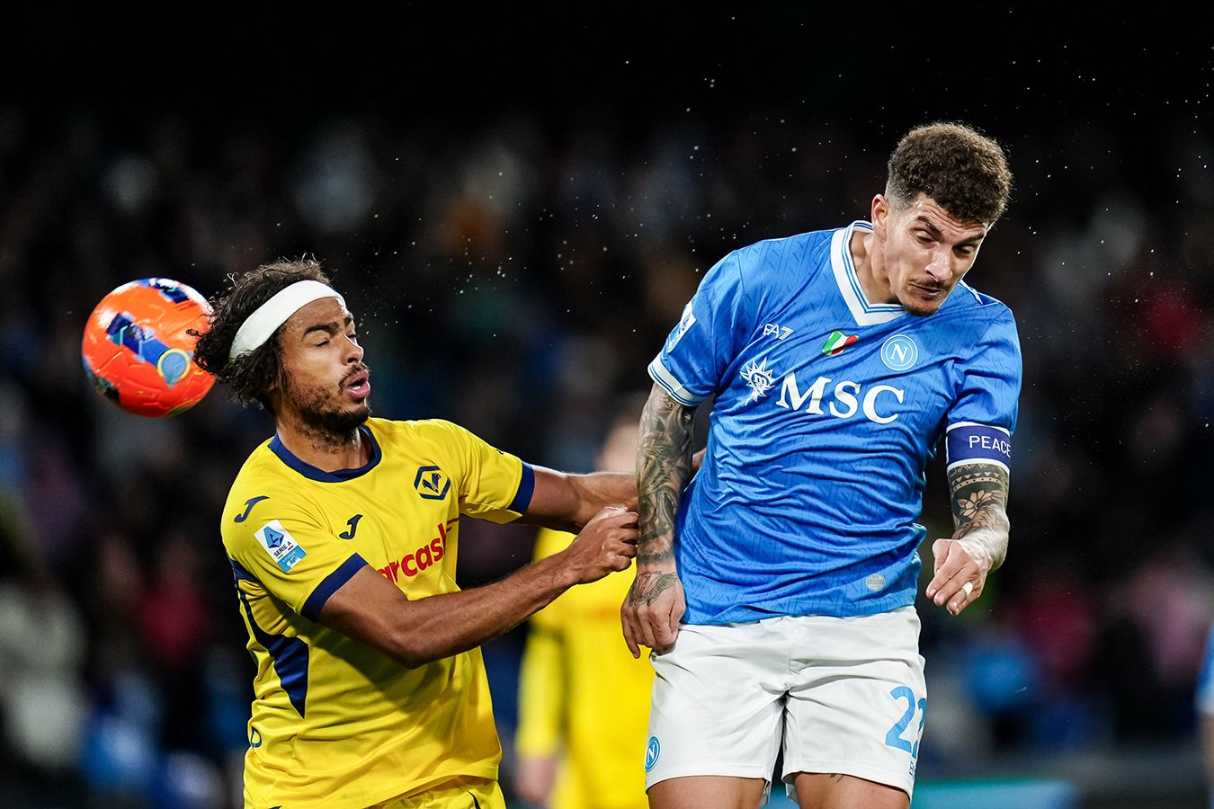 Наполи ушёл от поражения с Вероной, уступая в два мяча к перерыву в 19-м туре Серии А