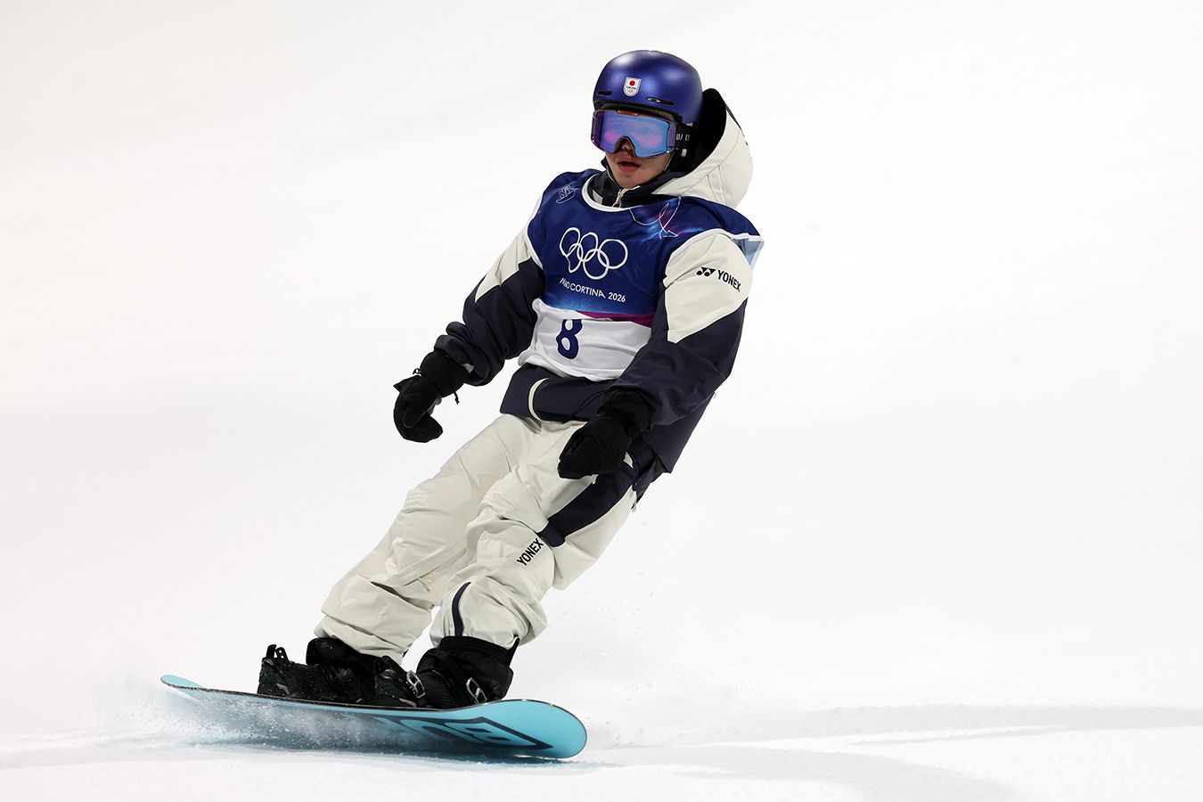 Японский сноубордист Хирото Огивара выиграл квалификацию в биг-эйре на Олимпиаде-2026