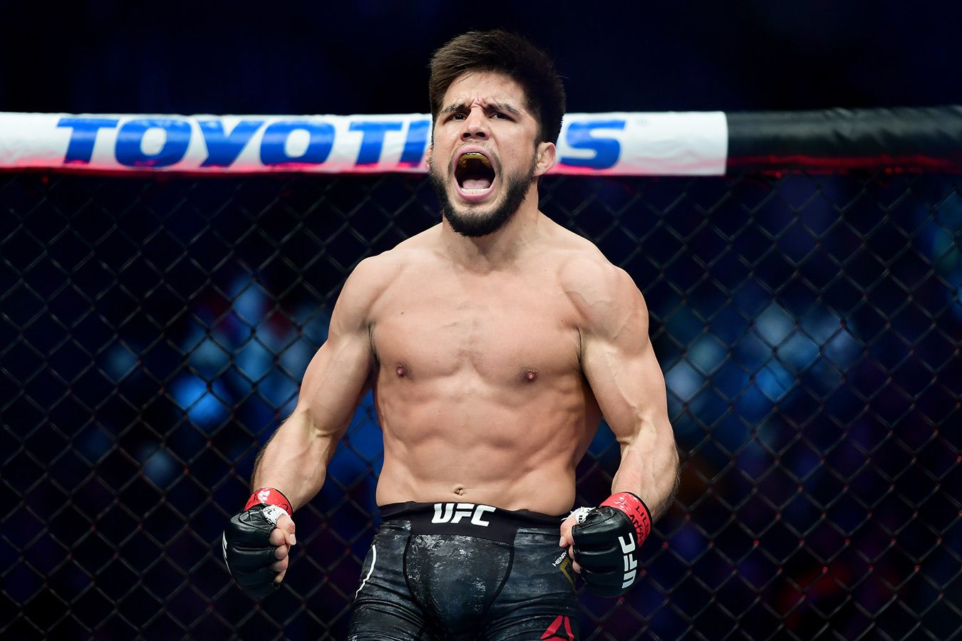 Сехудо назвал бойца, который должен занимать первое место в рейтинге UFC P4P