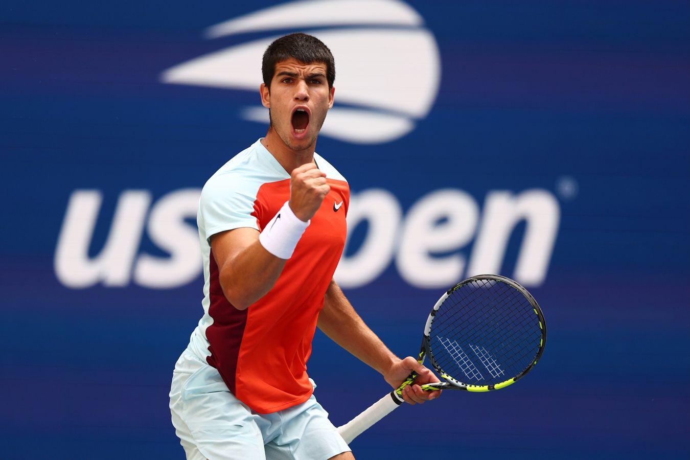Видеообзор победы Карлоса Алькараса над Фрэнсисом Тиафо в полуфинале US Open
