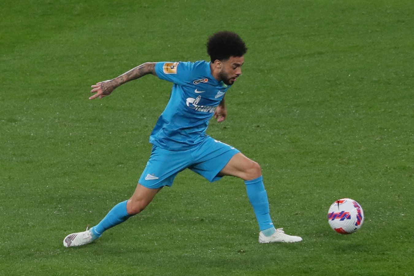 Jogo bonito. РПЛ разместила видео с ярким финтом вингера Зенита Клаудиньо