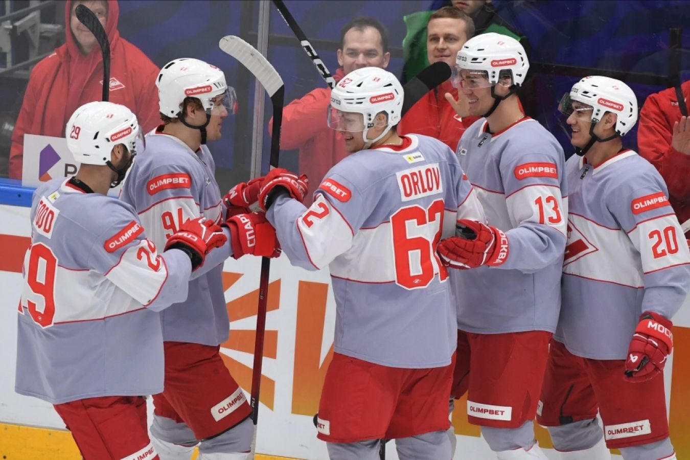 Голевое безумие в КХЛ на старте нового года! «Торпедо» и «Спартак» забросили 13 шайб