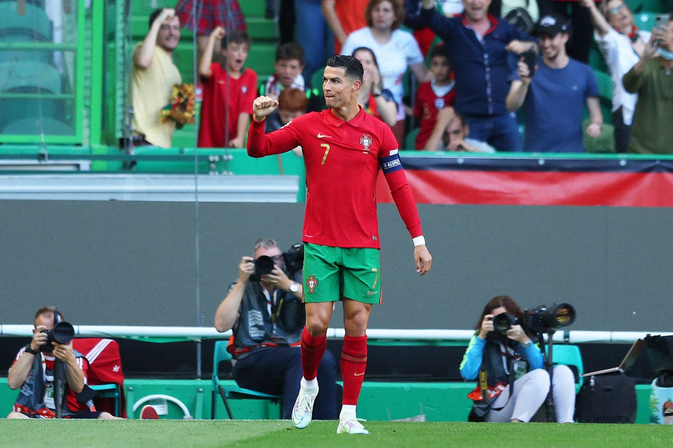 Португалия разгромила Швейцарию в матче Лиги наций. Роналду оформил дубль