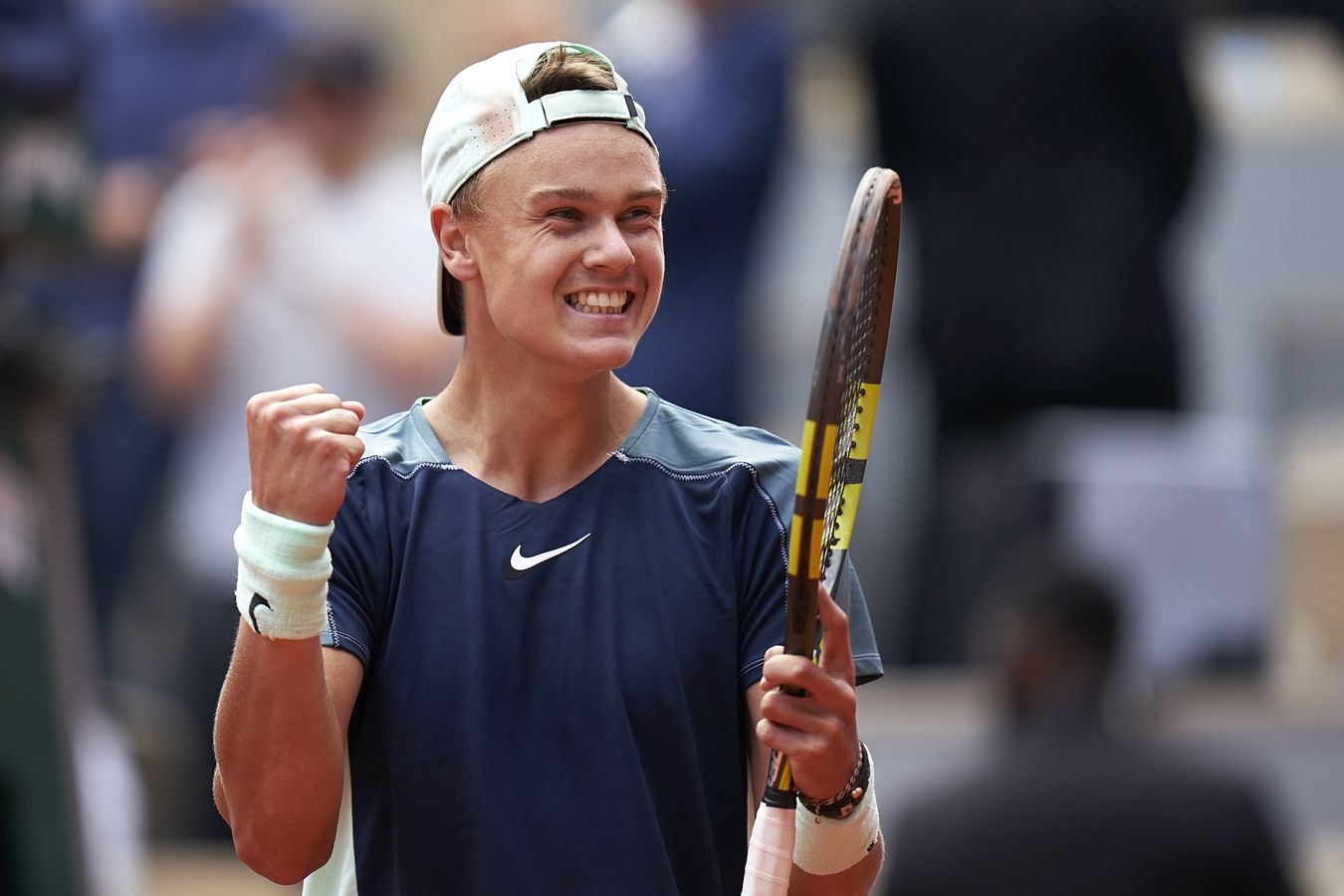 Хольгер Руне вышел в 1/8 финала Australian Open, где встретится с Янником Синнером