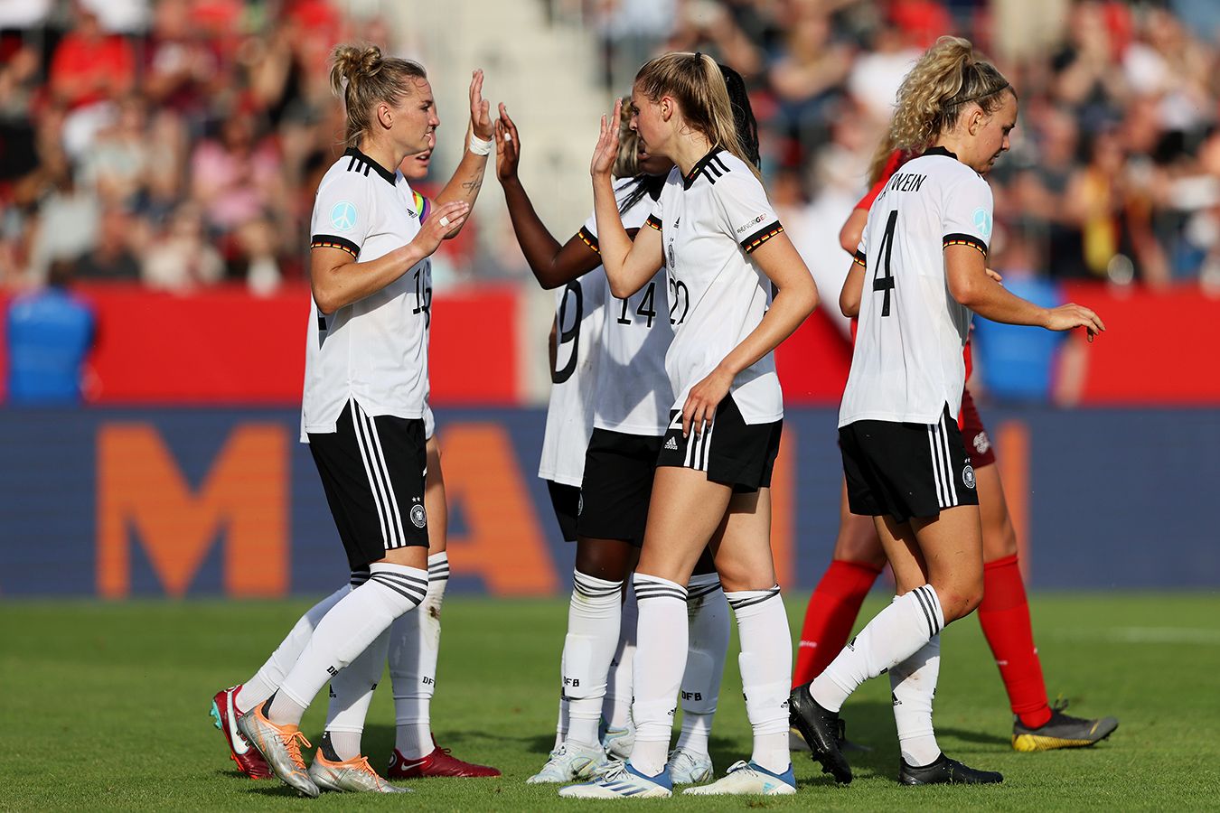 Видеообзор разгромной победы сборной Германии в матче женского Евро — 2022 с Данией