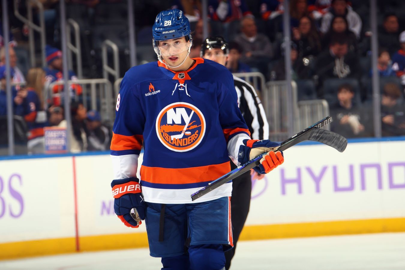 Российский защитник Айлендерс Александр Романов выбыл на полгода из-за травмы плеча