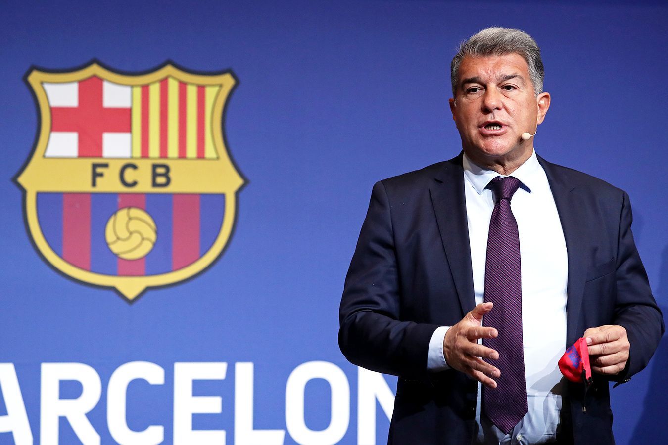 Президент «Барселоны» высказался об экономическом состоянии каталонского клуба