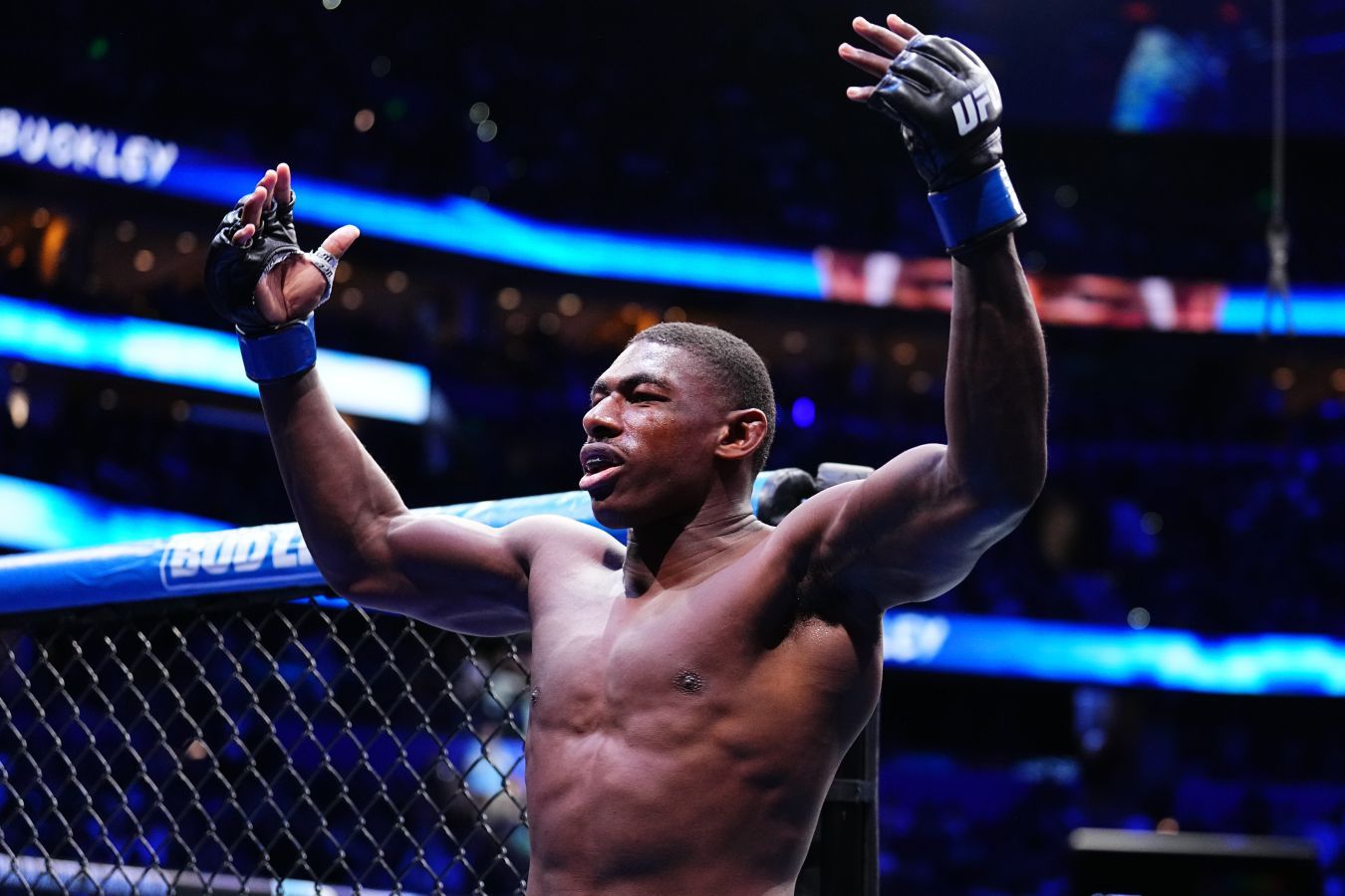 Бой Хоакина Бакли и Майка Мэллотта возглавит турнир UFC в октябре