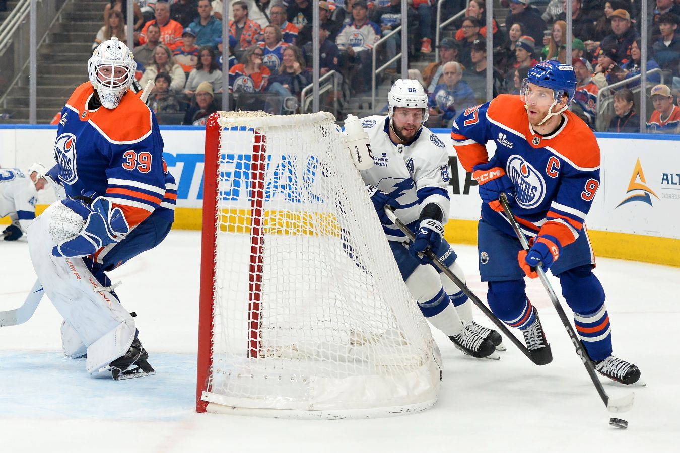 Кучеров провалил конец регулярки НХЛ