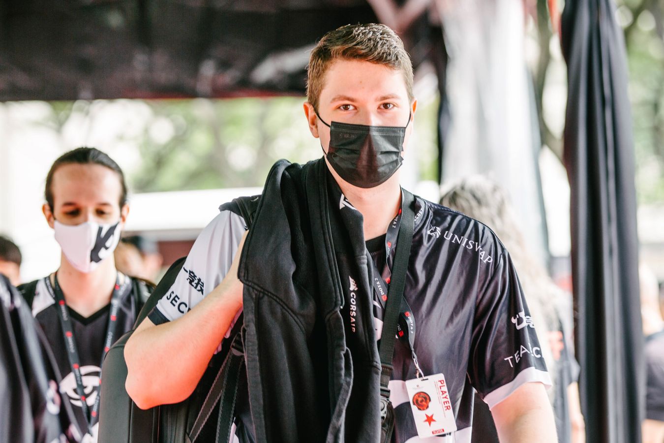 Это просто кучка читеров. Puppey восхитился игровой формой Tundra Esports по Dota 2