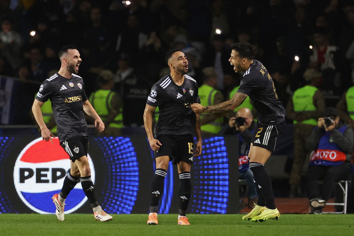 «Карабах» — «Аякс»