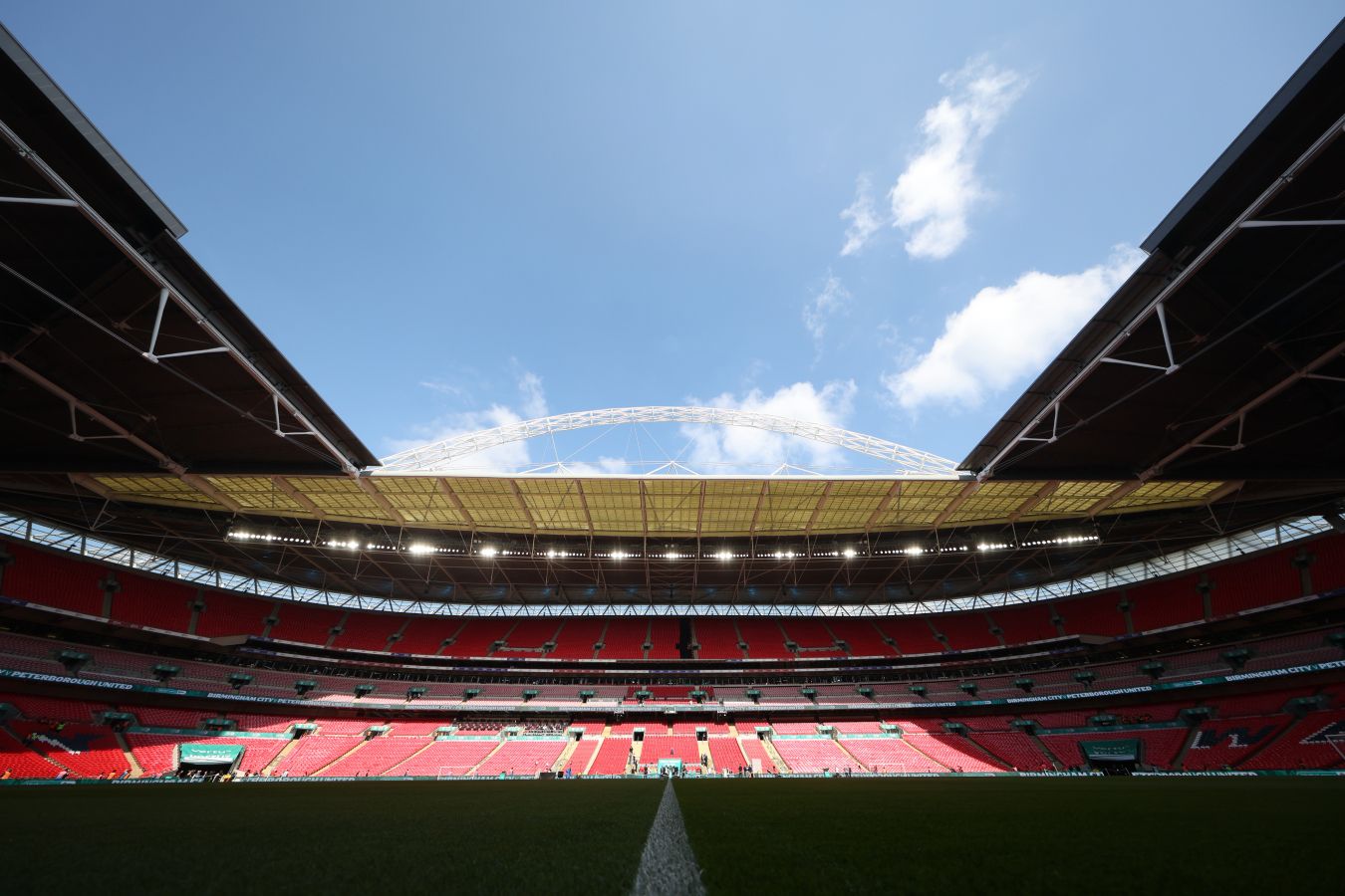 Стали известны стадионы, на которых пройдут открытие и финал Евро-2028