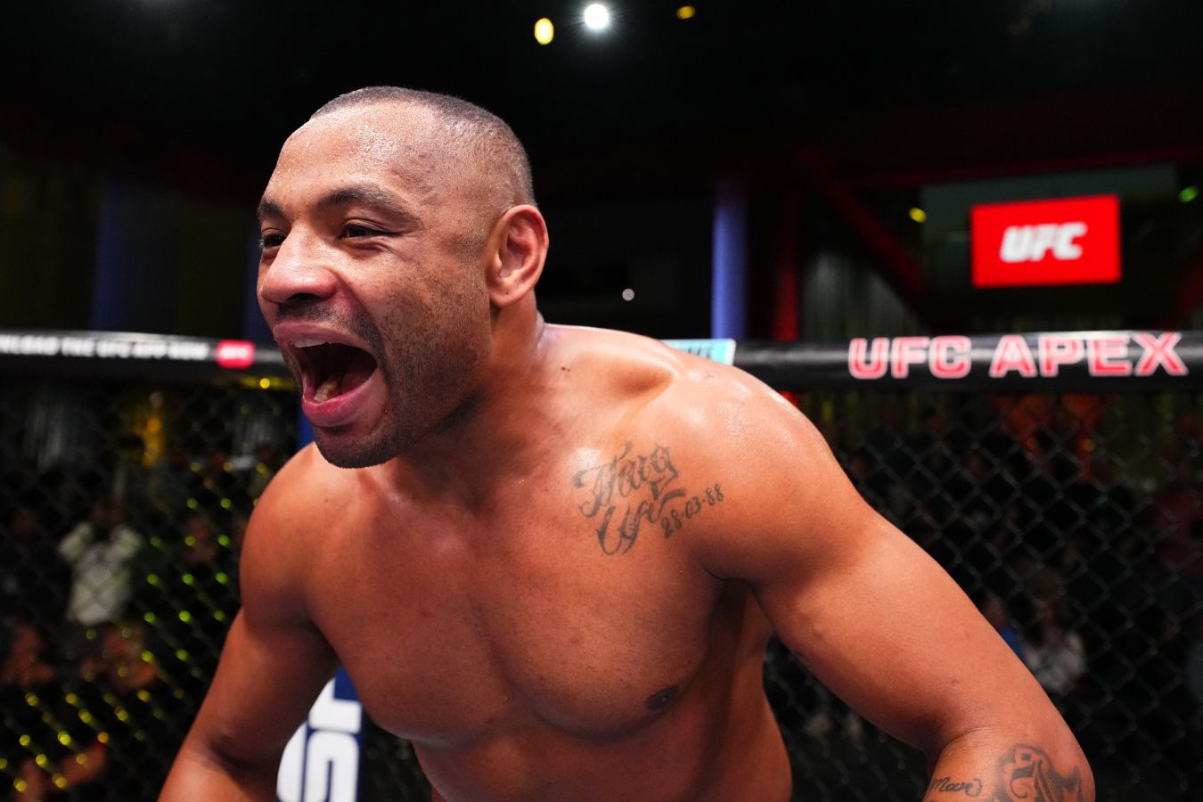 Автор яркого нокаута на UFC Fight Night 249 требует боёв с топовой оппозицией