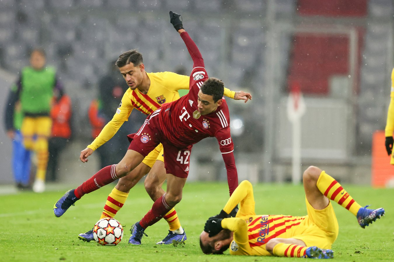 Бавария» — «Барселона» — 3:0, обзор матча 6-го тура Лиги чемпионов, видео  голов, «Барселона» вылетела из Лиги чемпионов - Чемпионат