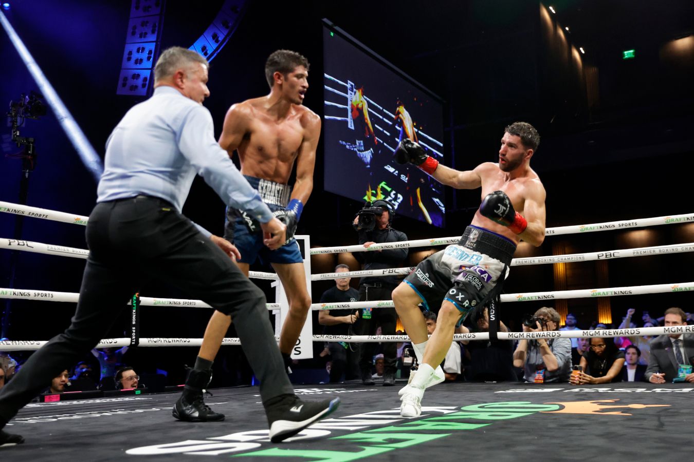Себастьян Фундора защитил титул WBC, нокаутировав соперника на последней секунде