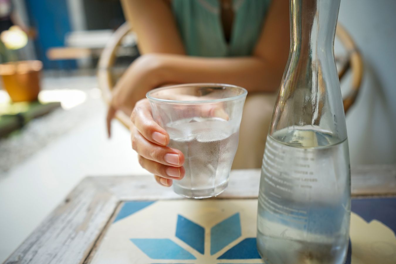 Холодная вода в жару: польза и вред для организма
