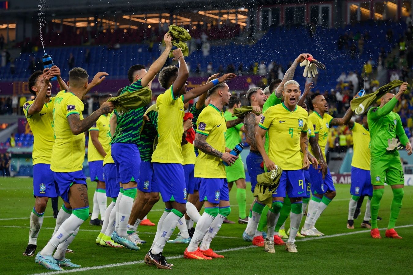 Сборная Бразилии вырвала победу над Мексикой в концовке матча с участием хавбека «Динамо»