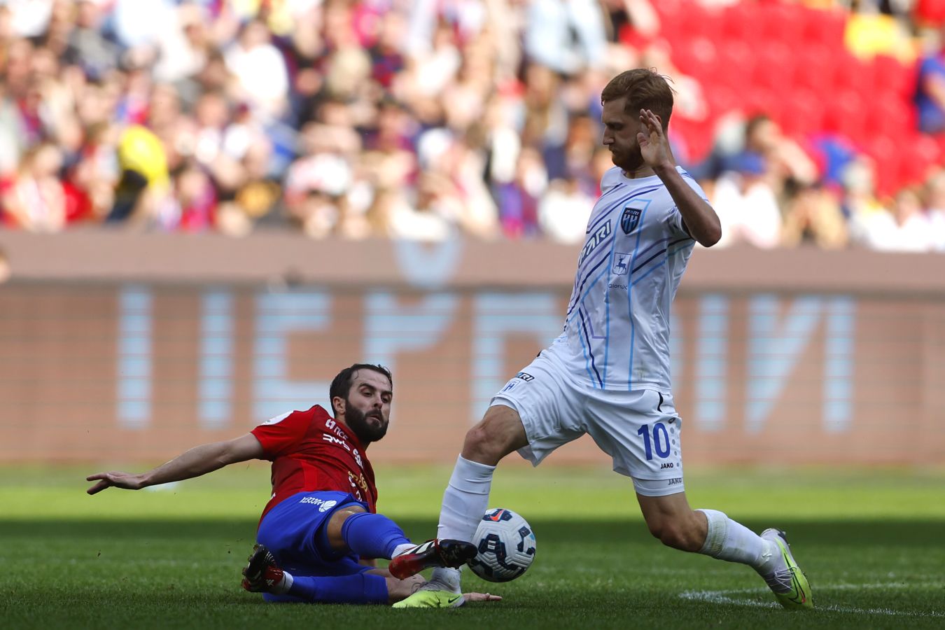 Пари НН объявил об уходе из клуба полузащитника Александра Трошечкина