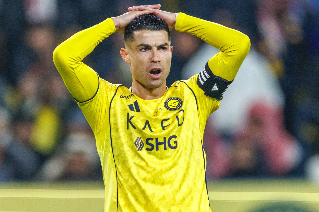 Роналду может покинуть Аль-Наср, Криштиану несчастен в саудовском клубе  Record