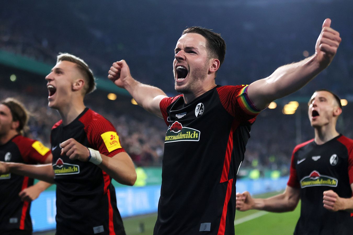 «Фрайбург» уверенно обыграл «Гамбург» и вышел в финал Кубка Германии