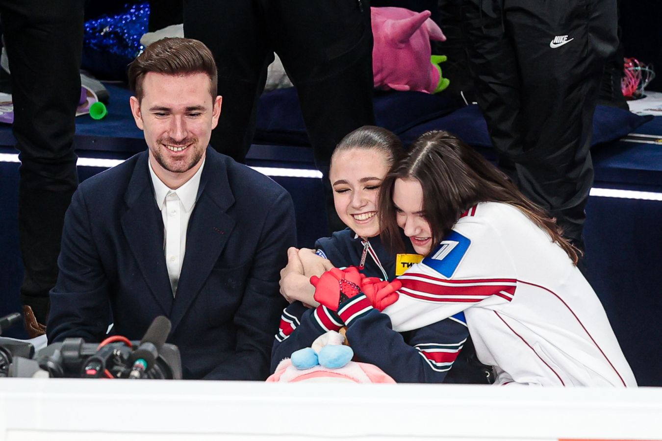 Красота красивая! Евгения Медведева отреагировала на новое фото Камилы Валиевой