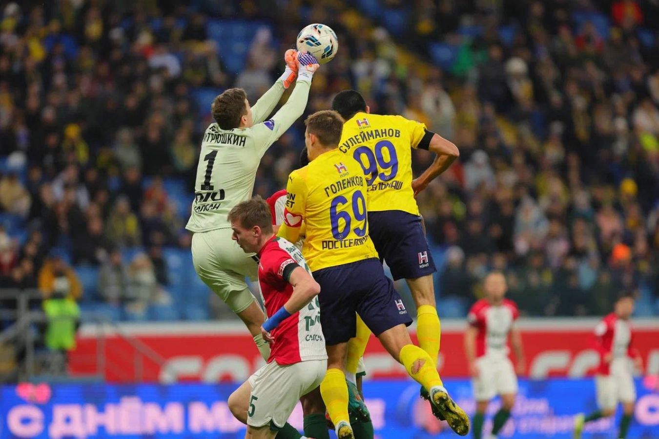 Четыре гола  в видеообзоре матча 17-го тура РПЛ Ростов  Локомотив