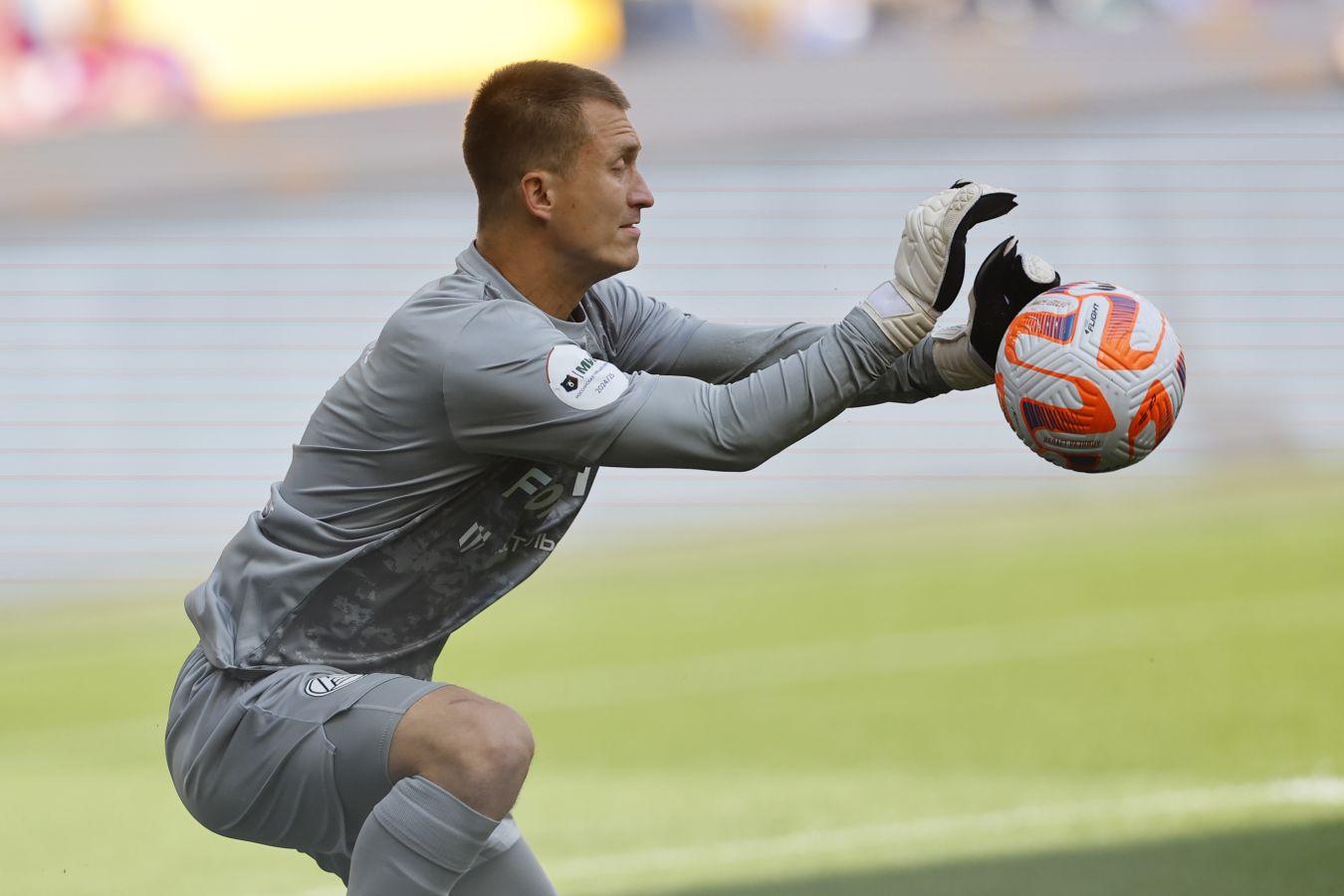 Голкипер Акрона Волков рассказал о конкуренции с Васютиным за место в составе