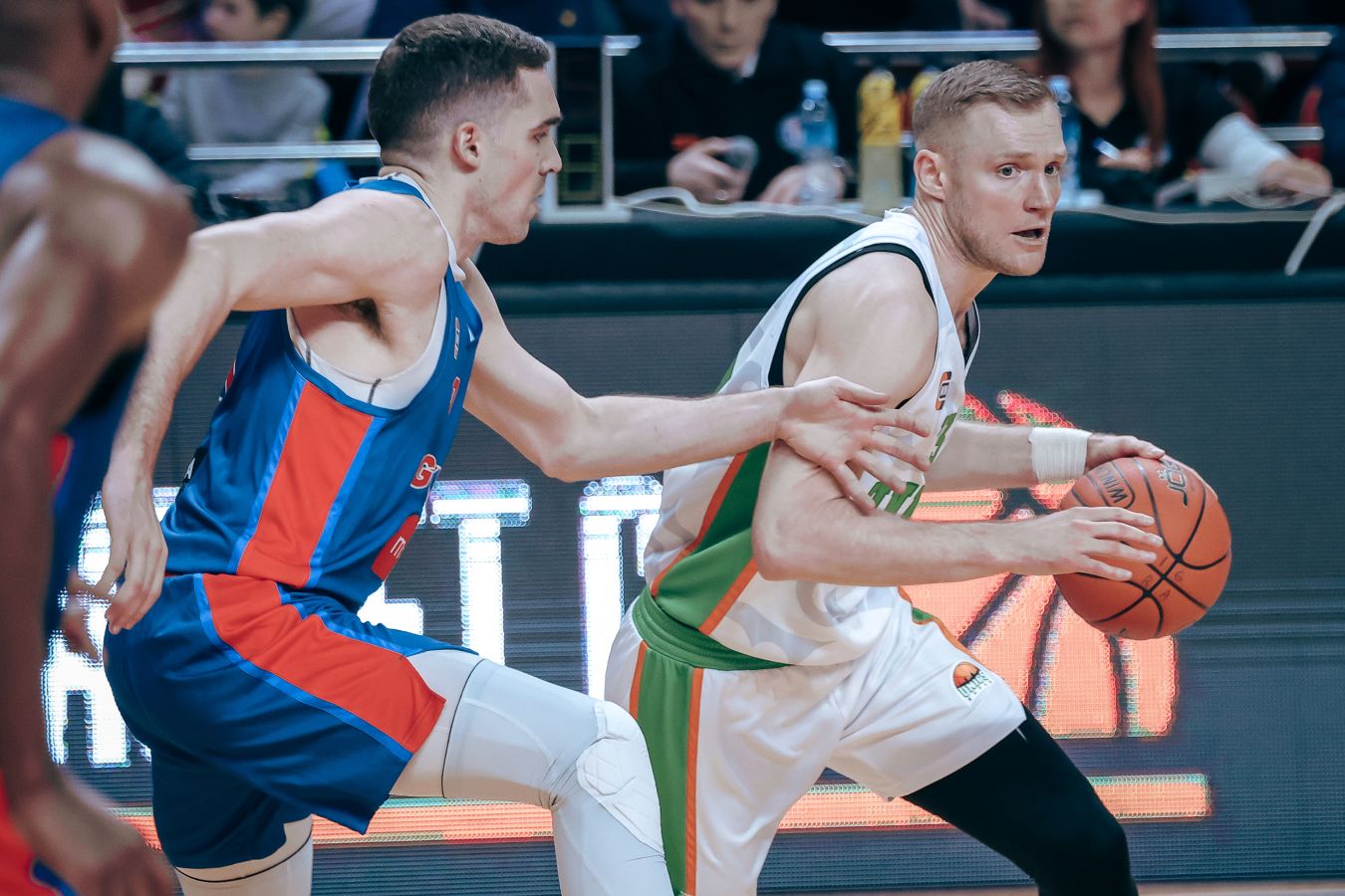 УНИКС на выезде уверенно победил Игокеа в матче Basket Cup