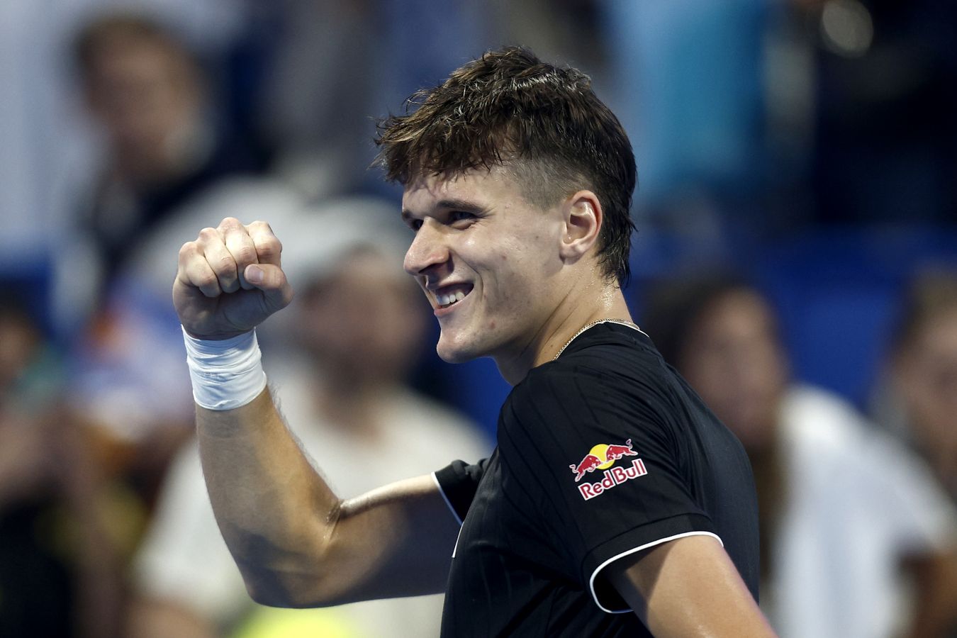 Меншик обыграл Дамма-младшего и вышел на Хачанова в третьем круге Мастерса в Мадриде