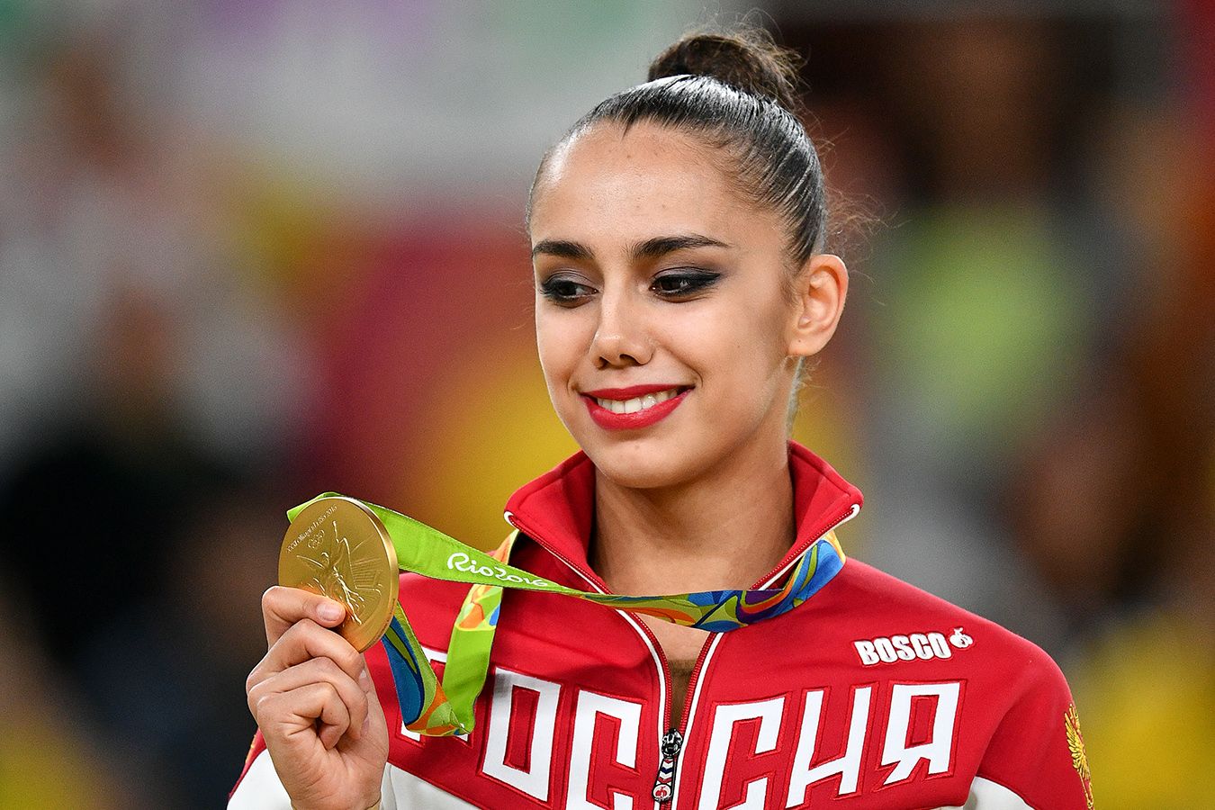 Олимпийская чемпионка ответила российским политикам, призывавшим не выступать на Играх