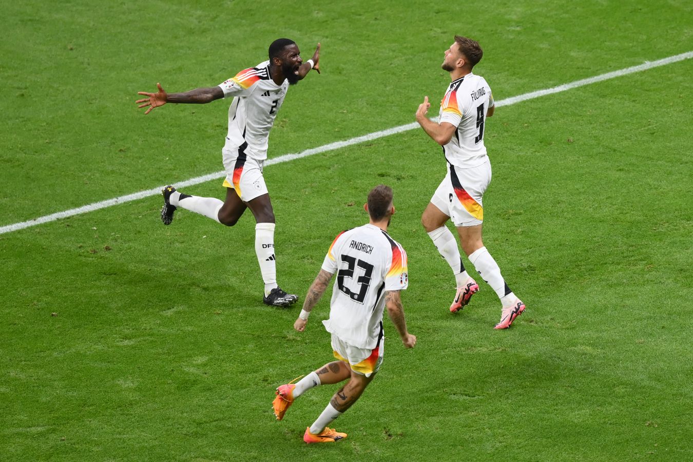 Сборная Германии спаслась от поражения в концовке матча со Швейцарией на Евро-2024