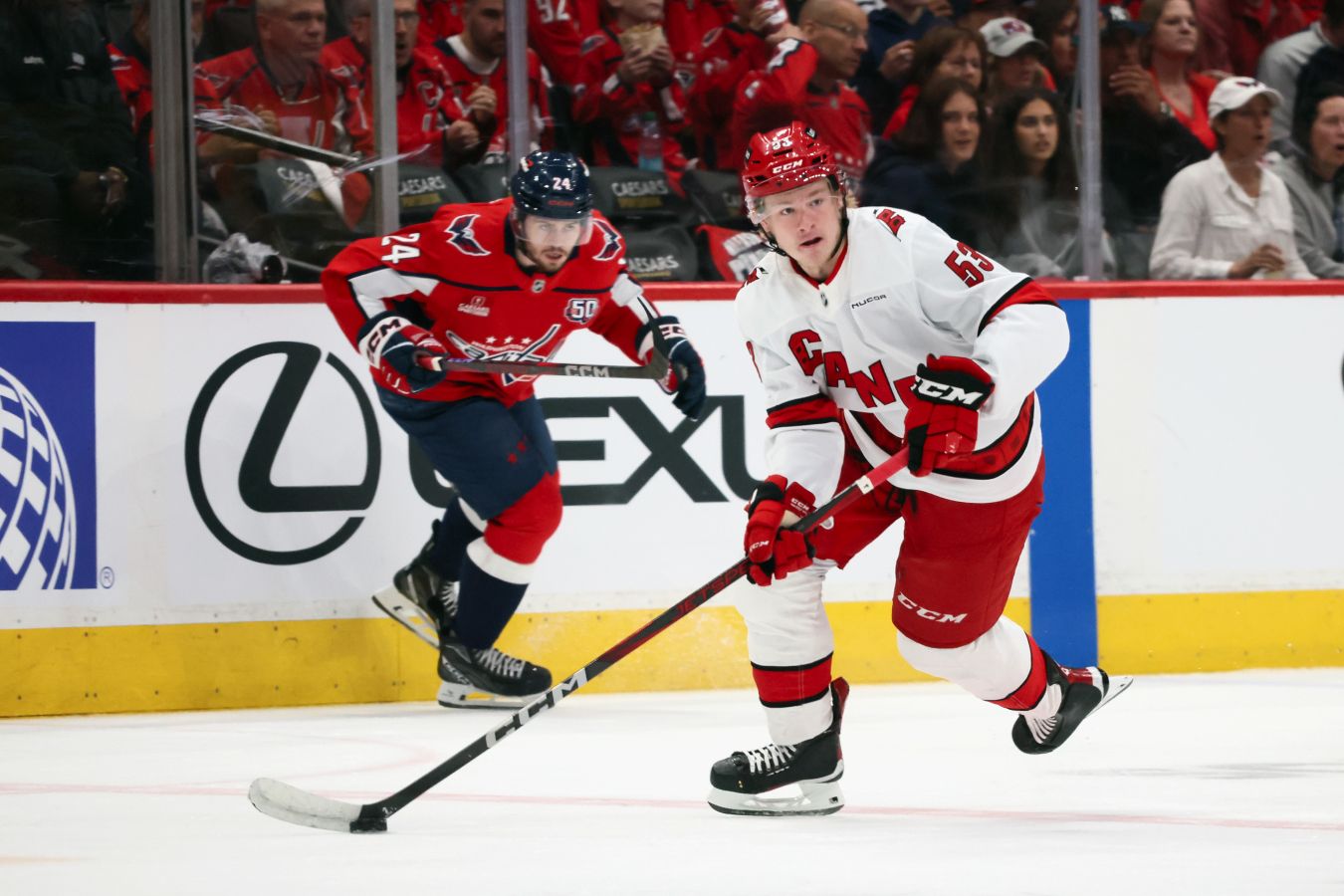 Каролина вновь обыграла Оттаву и повела 3-0 в серии плей-офф НХЛ