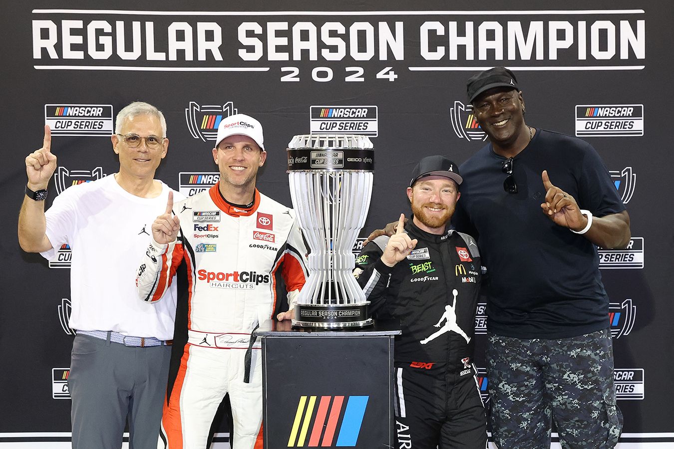 Майкл Джордан начал войну с NASCAR