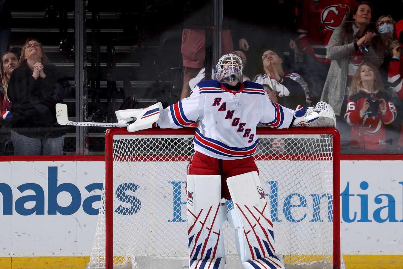 Надеюсь, всё не слишком серьёзно. Главный тренер Рейнджерс  о травме Шестёркина