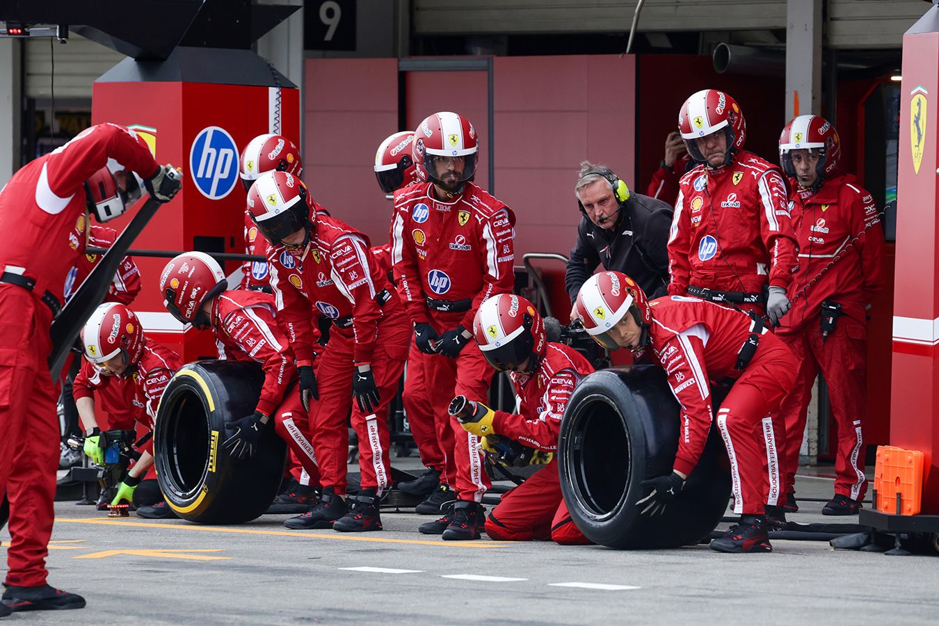 В Формуле-1 могут ввести 2 обязательных пит-стопа