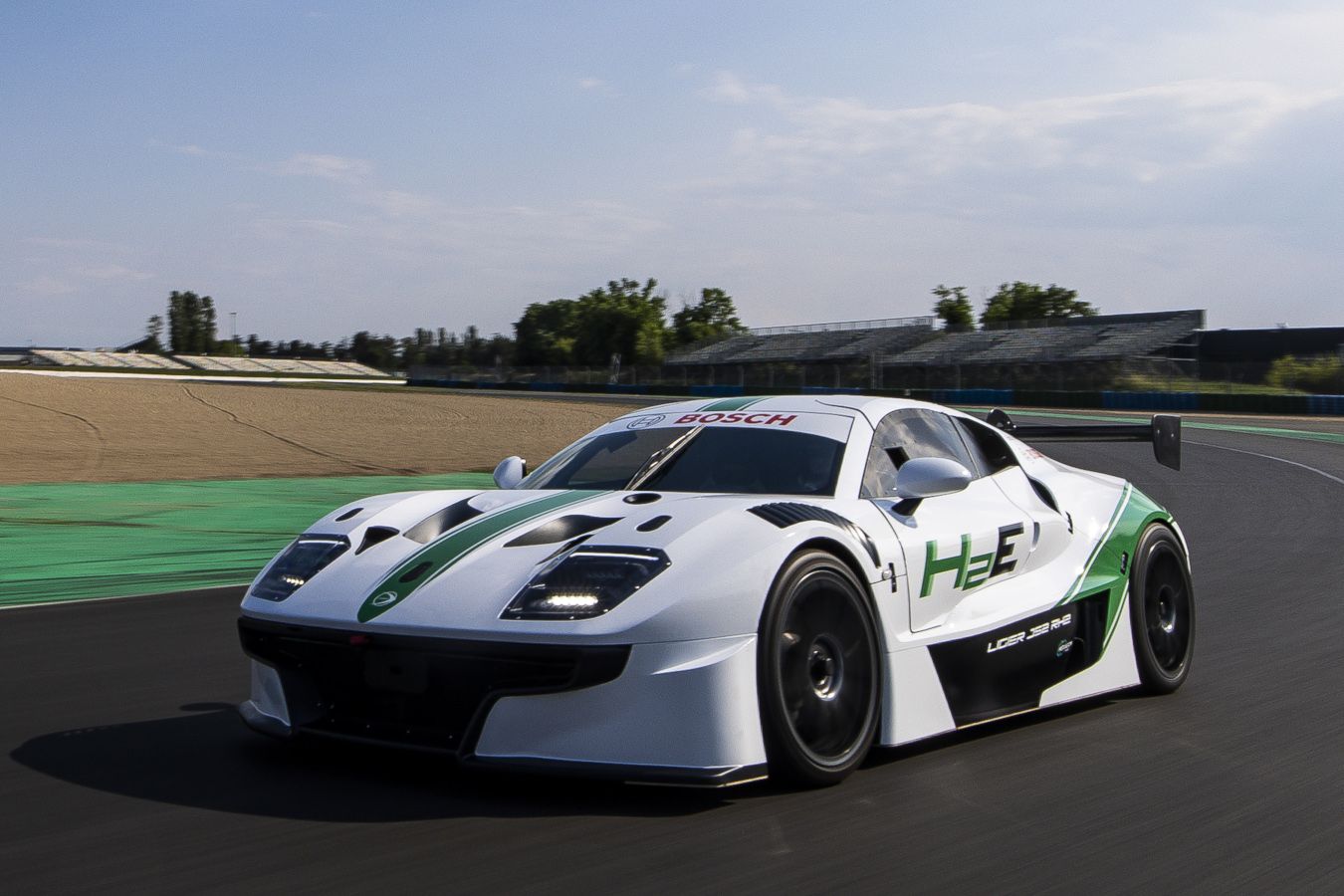 В Ligier и Bosch представили водородную гоночную машину. Демозаезды пройдут в Ле-Мане