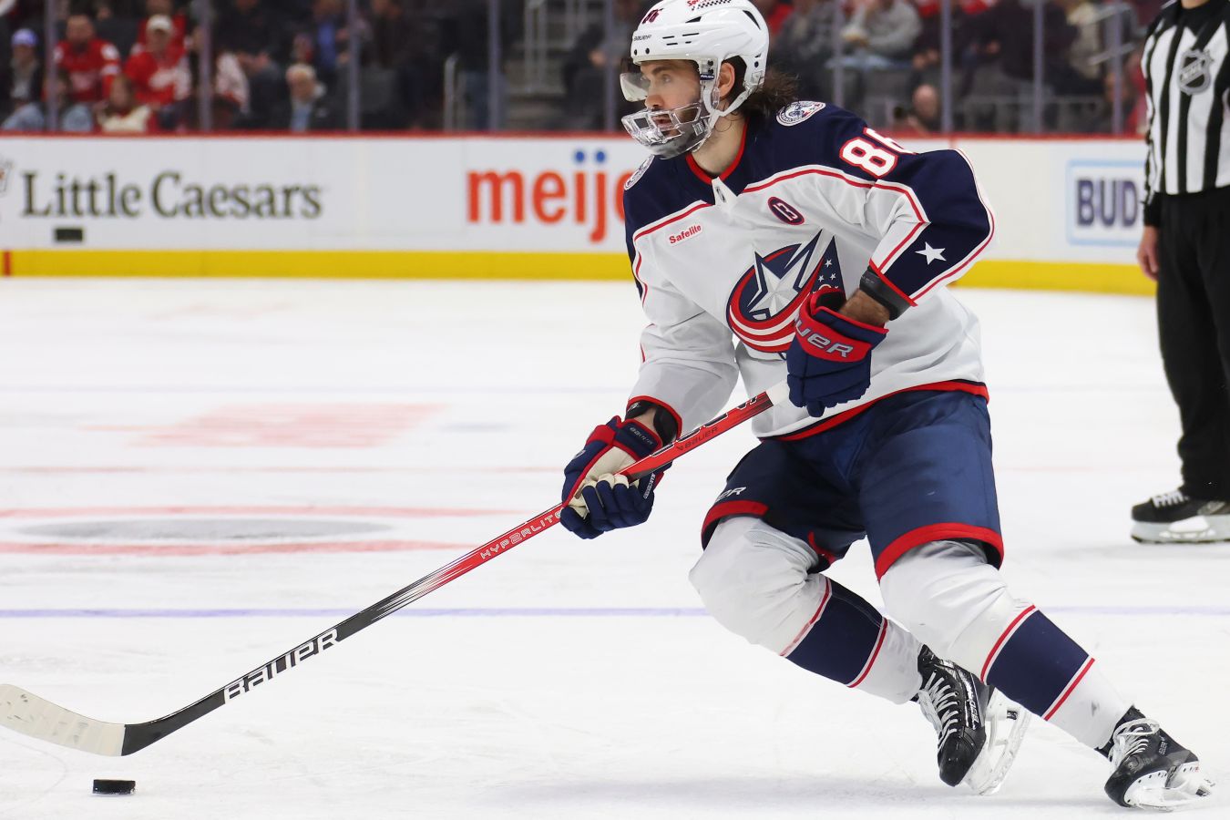 Гол и передача Марченко помогли Коламбусу обыграть дома Ванкувер в НХЛ