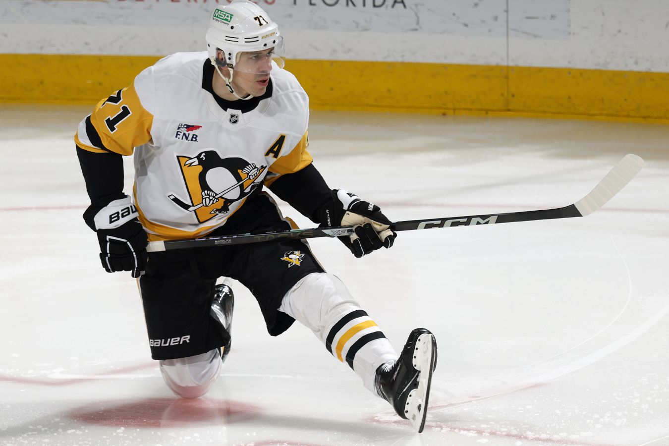 Малкин оформил дубль и повторил достижение, покорявшееся Овечкину и ещё 4 европейцам в НХЛ