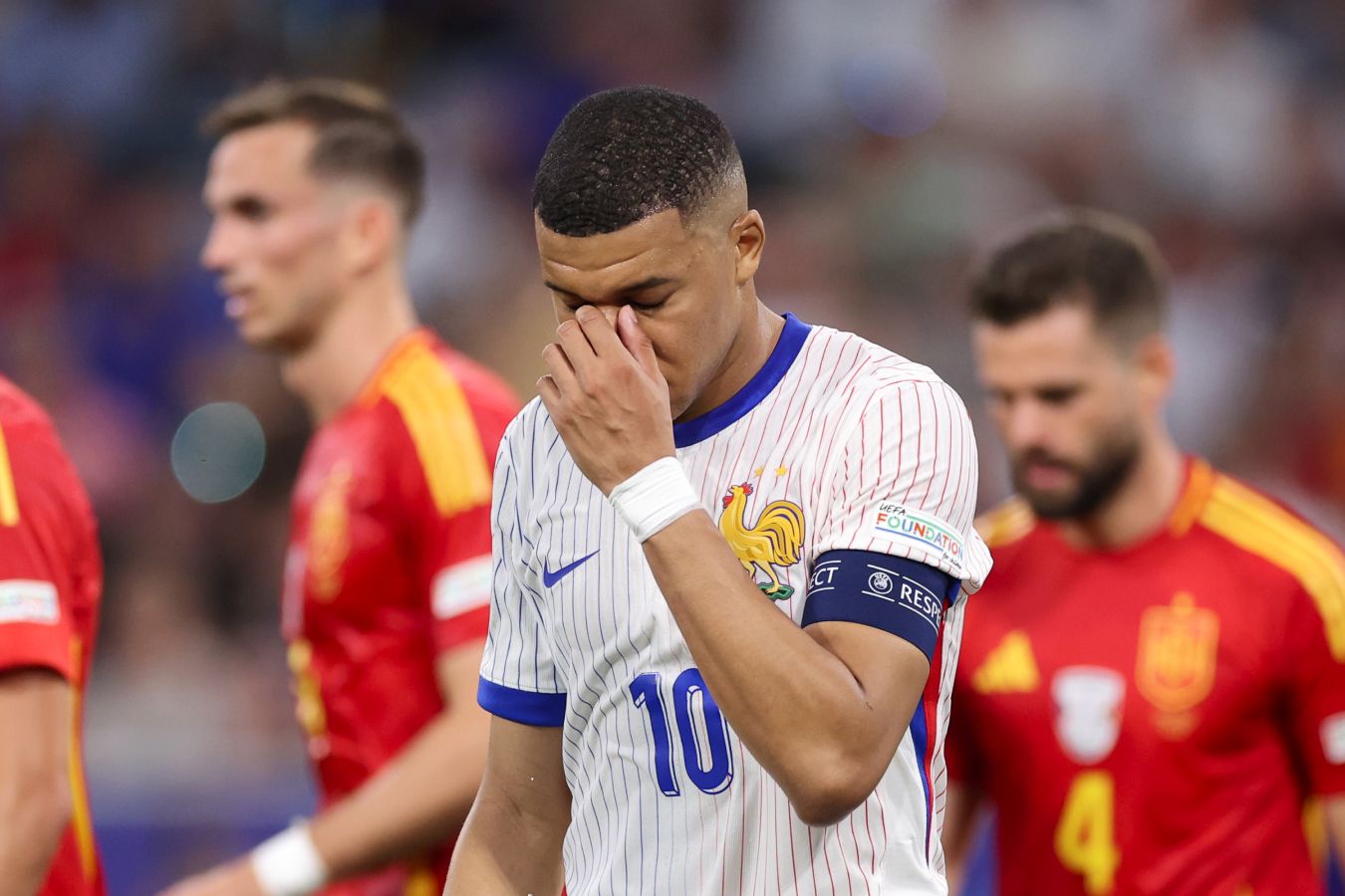 Фото: эмоции Мбаппе после вылета сборной Франции с Евро-2024