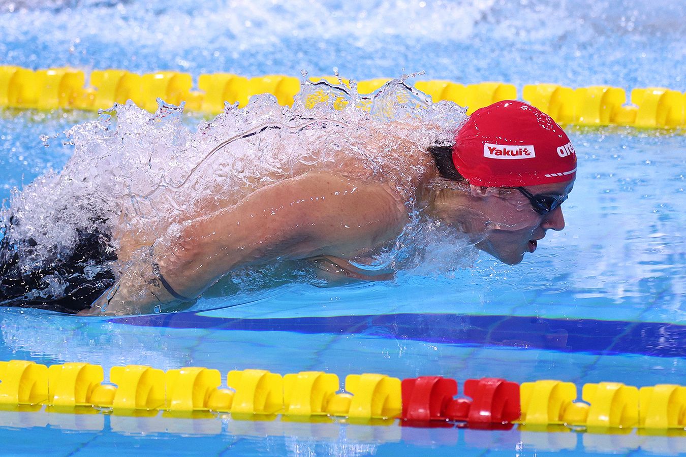 Ноэ Понти стал двукратным чемпионом мира на короткой воде, победив на 100 м комплексом