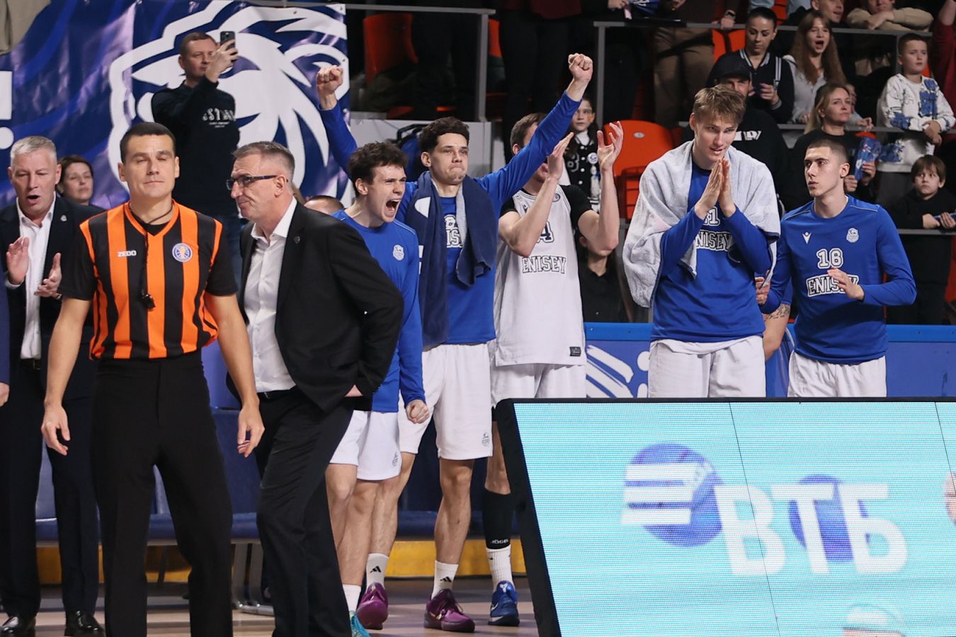 «Енисей» обыграл «Зенит» в Единой лиге