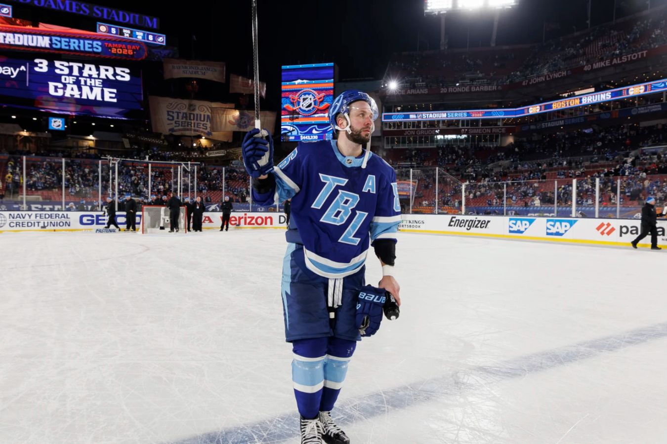 Очень зрелищная игра. Кучеров  о волевой победе над Бостоном с дракой Василевского