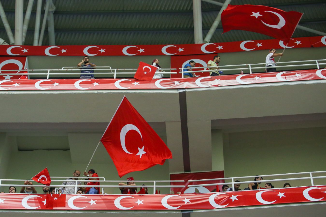 Сборная Турции готовится к ЧМ-2026 под руководством Монтеллы