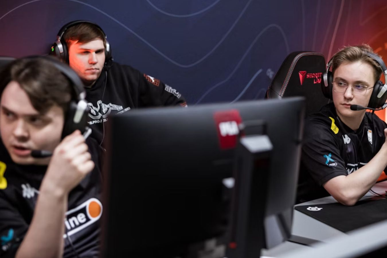 Virtus.pro проиграла стартовый матч на топ-турнире PGL Cluj-Napoca 2025 по CS2
