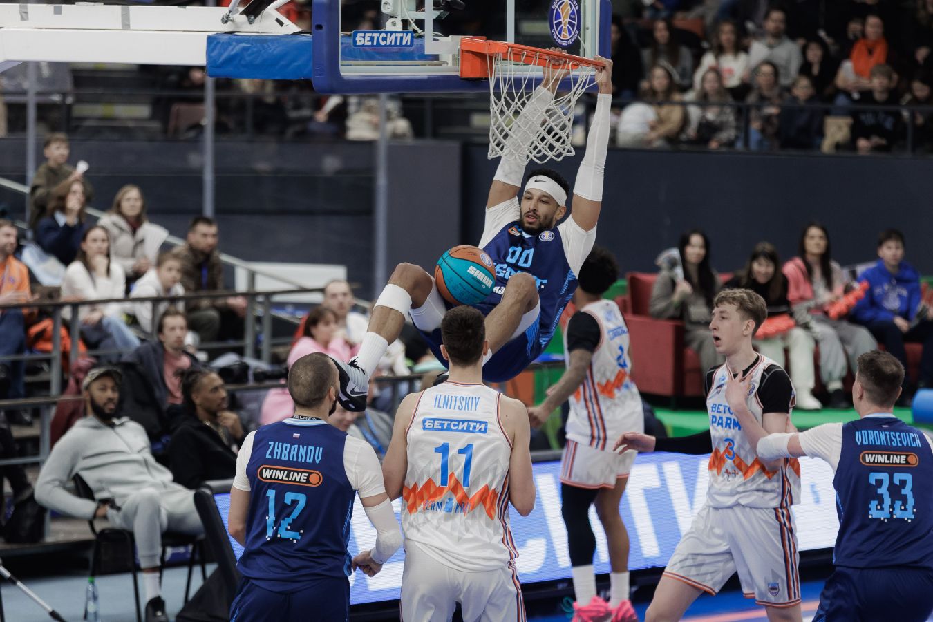 «Зенит» выгрыз победу у «Пармы»