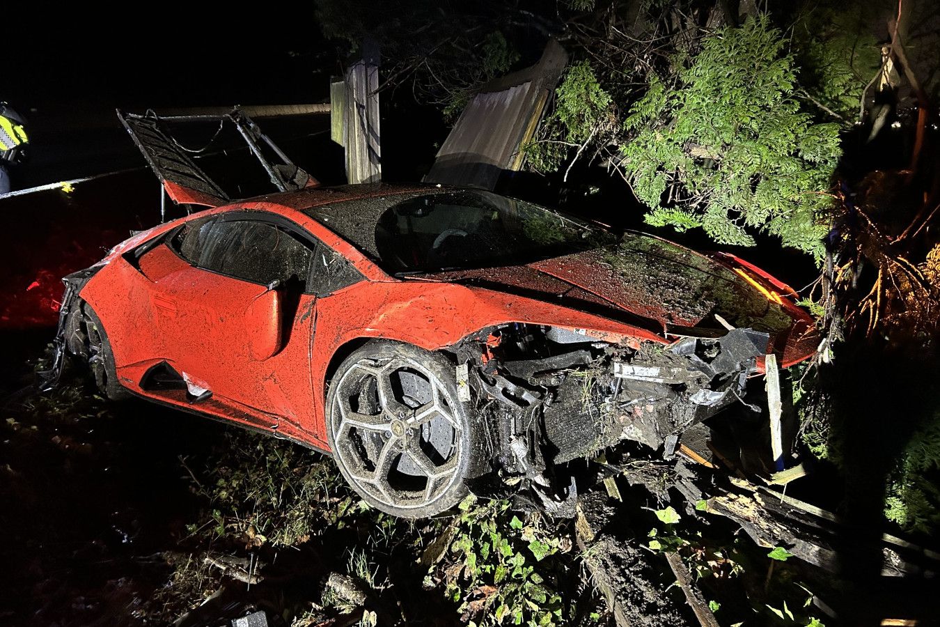В Канаде 13-летний подросток разбил Lamborghini Huracan
